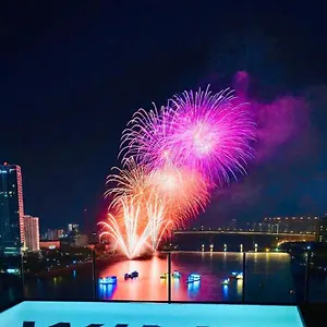 ホテル Wink Icon Riverside - Luxury - 24hrs & Rooftop Pool Bar